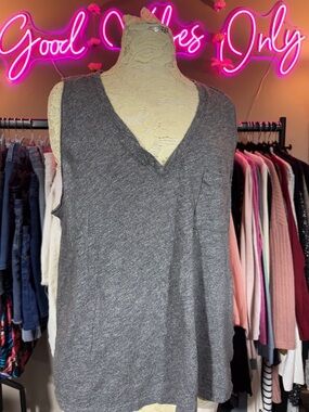 Madewell Charcoal Gray V-Neck Sleeveless Tank